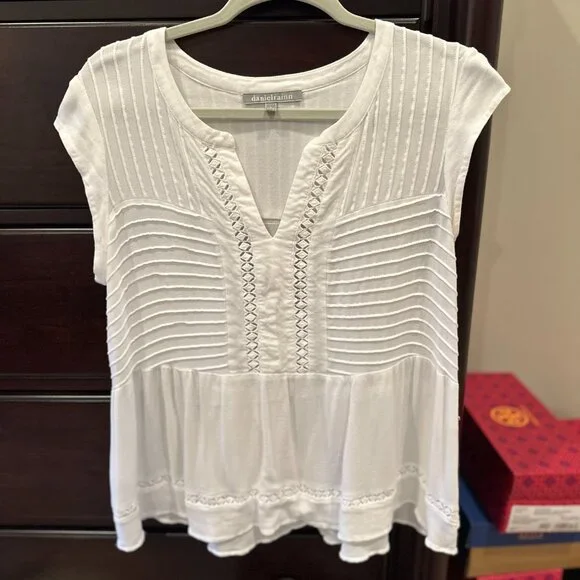 Imen Pleat Detail Top - Picture 2 of 4